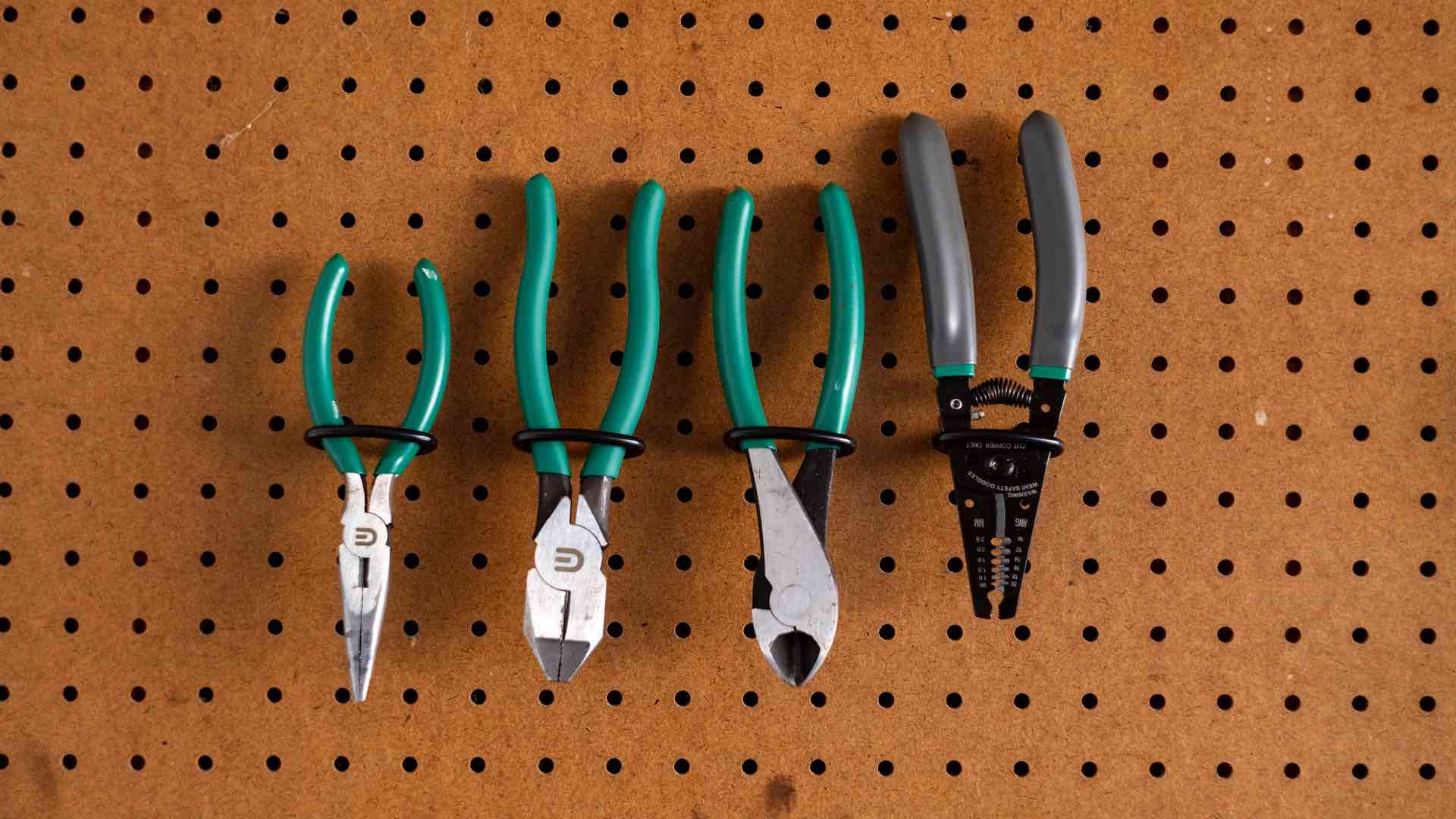 Different types of pliers